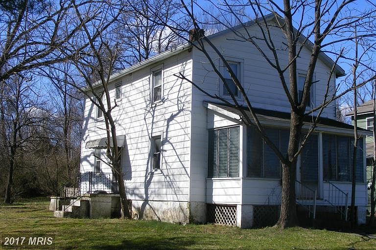 1st image of 107 Washington St