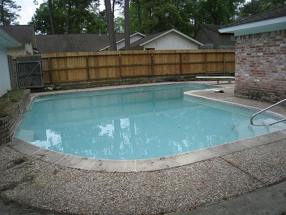 3rd image of 2030 Hickory Creek Dr