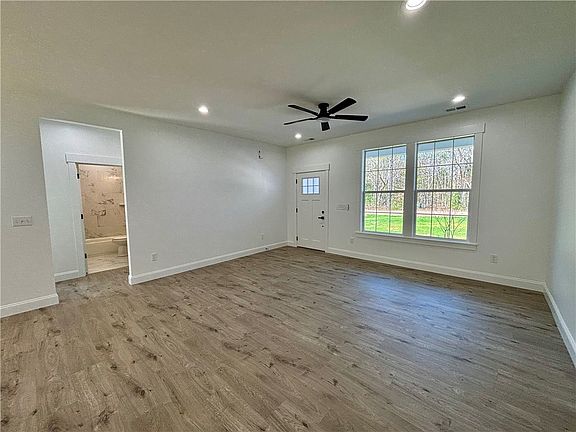 3rd image of 28 Fisher Jenkins Rd