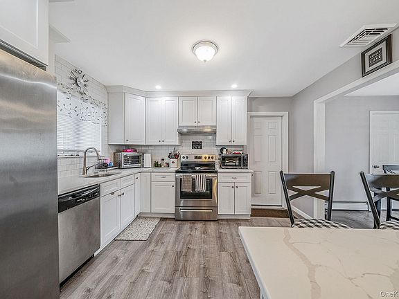 2nd image of 2679 Heather Avenue