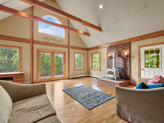3rd image of 490 Reservoir Rd