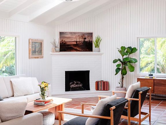 3rd image of 126 Loureyro Rd