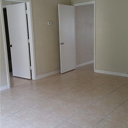 3rd image of 1023 SE 11th St #A-b