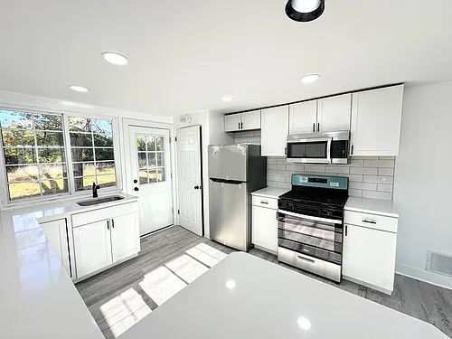 1607 Girard Ave Photo 1