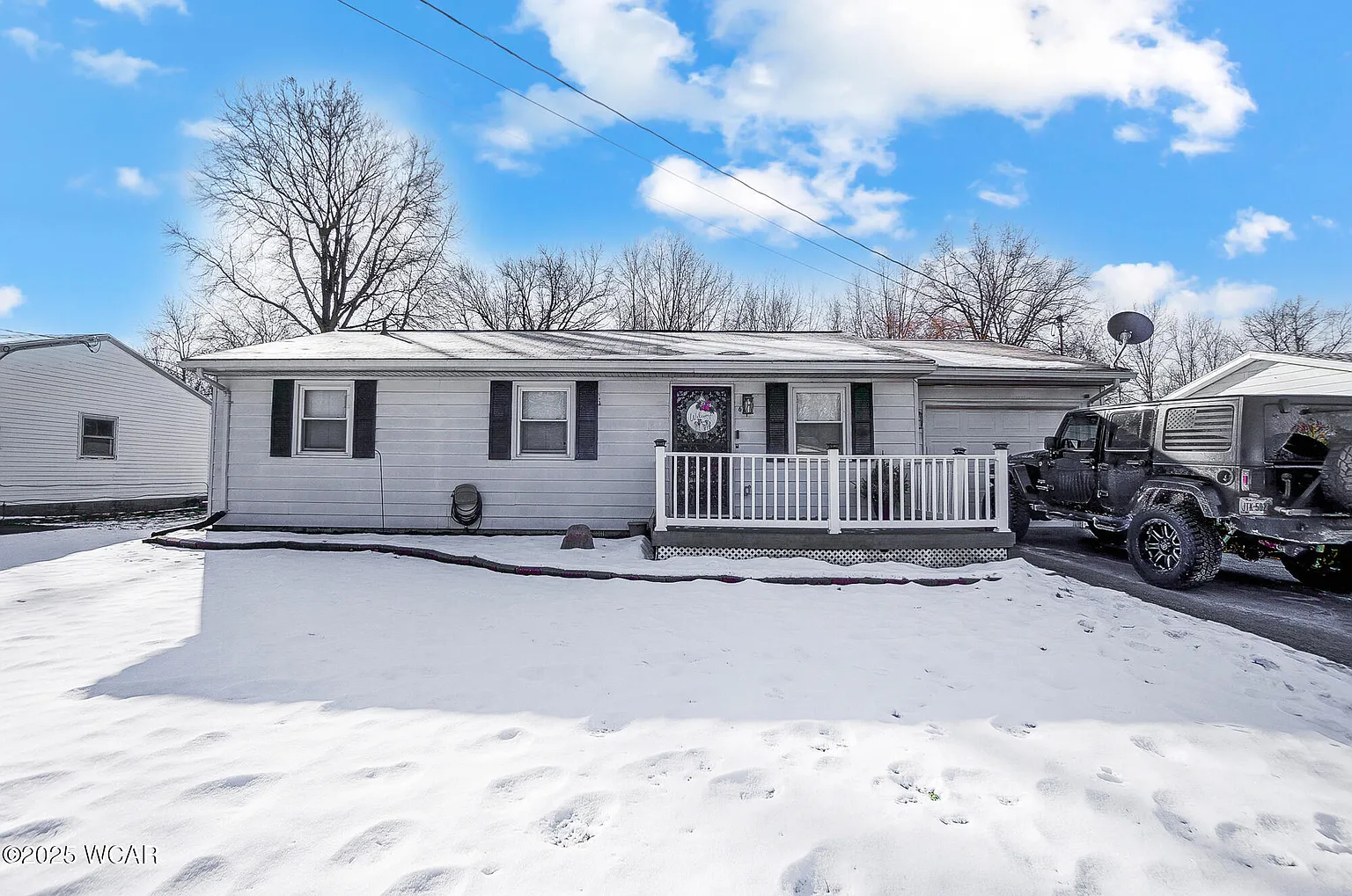 681 Powers Ave photo 1