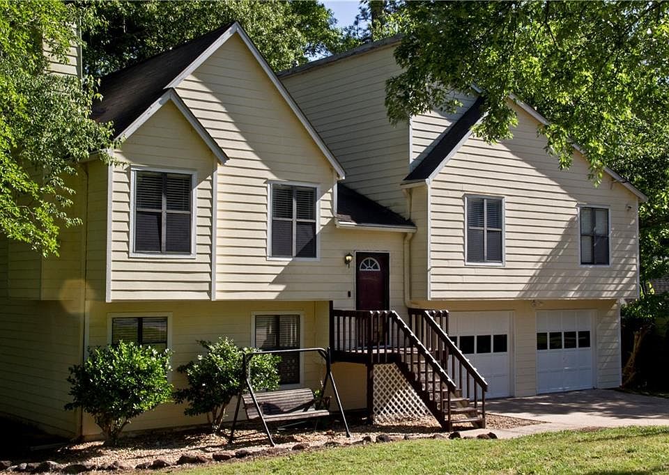 1st image of 828 Riverstone Ln