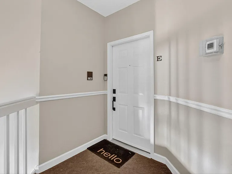 5801 Coach House Cir #E — Photo 23