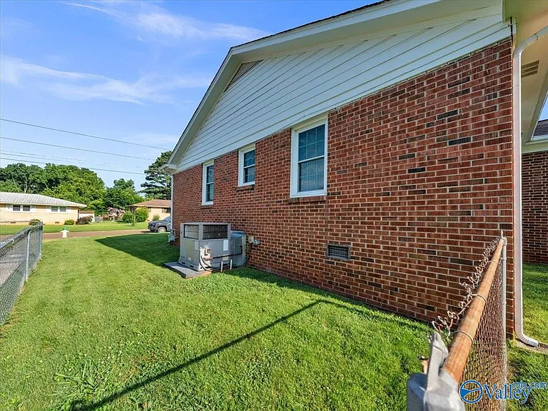 422 Karter St NW — Photo 31