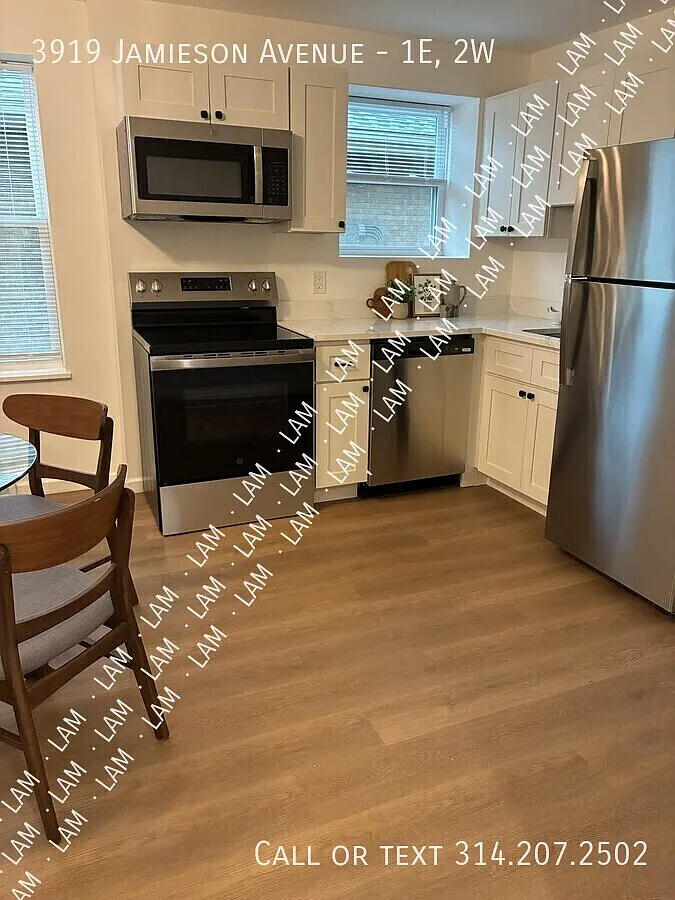2 Bed 1 Bath Beautifully Renovated Apartments Available — Photo 4