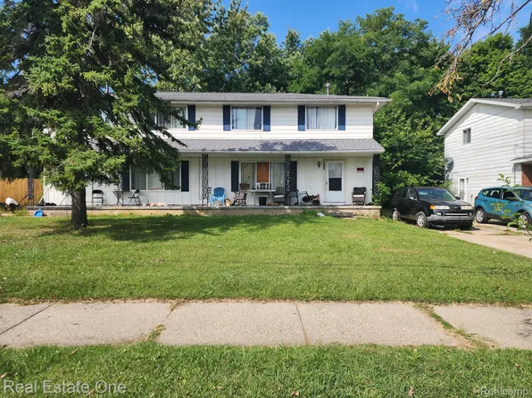 5724/5726 Orchard Ct, Lansing, MI 48911