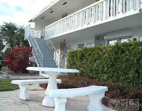 2nd image of 302 N K St APT 5B