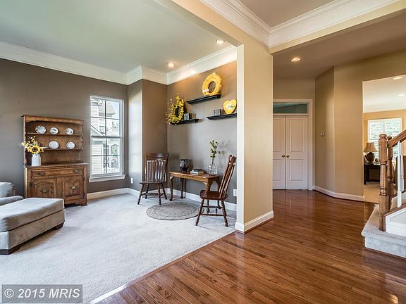 5th image of 7161 Comrie Ct