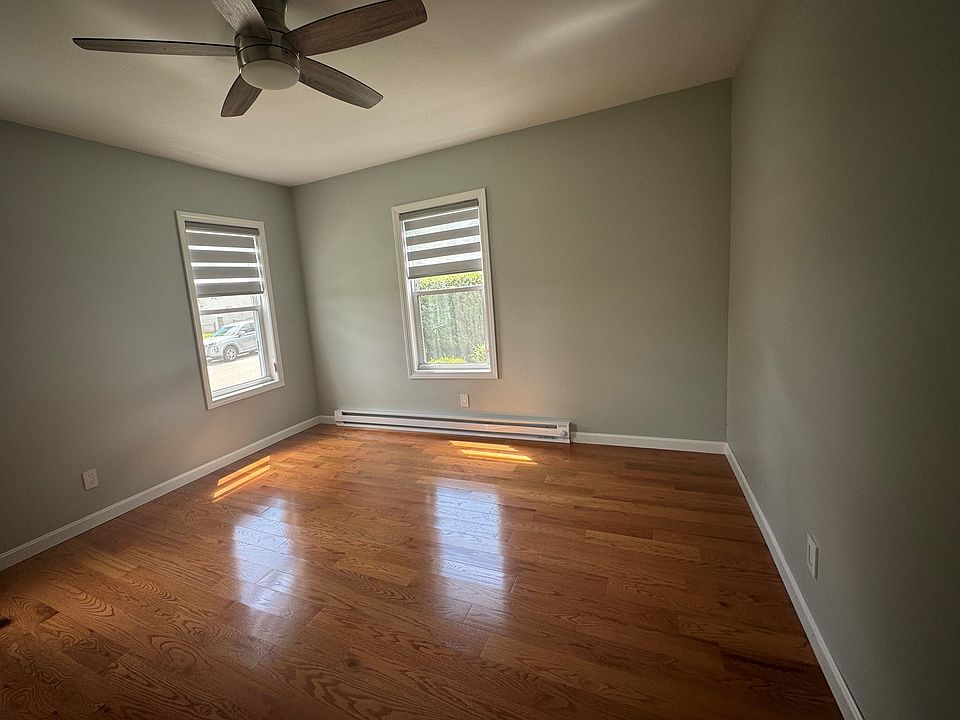 4 Fairbanks St Worcester MA Zillow