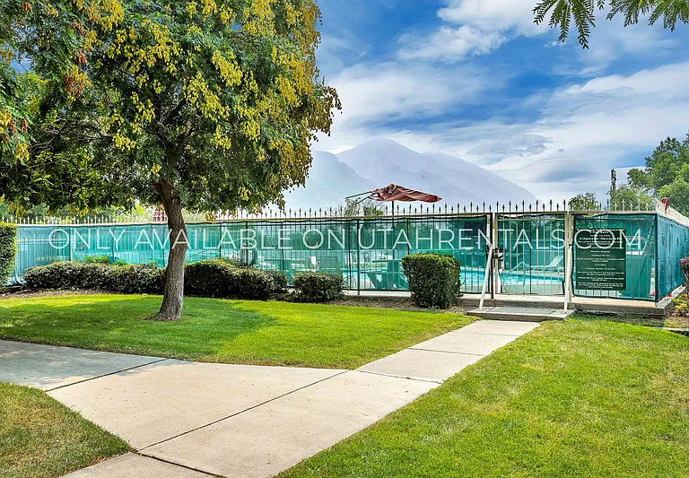 1671 Hickory Ln — Photo 18