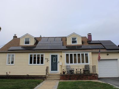 35 Woodward Parkway, Farmingdale, NY, 11735