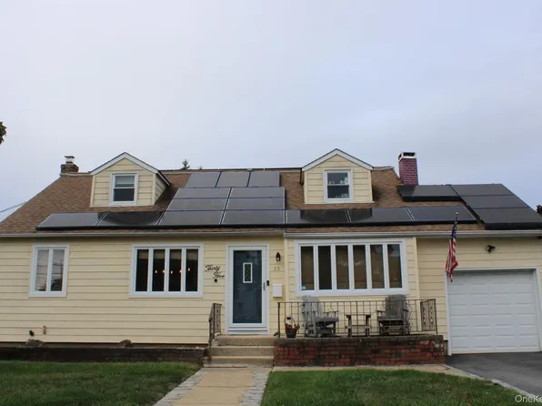 35 Woodward Parkway, Farmingdale, NY 11735