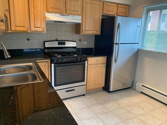 4th image of 690 Marilyn Ave APT 110