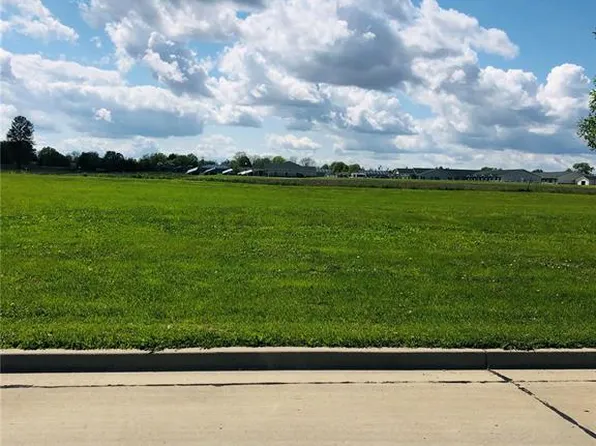 1 N June St, Jerseyville, IL 62052