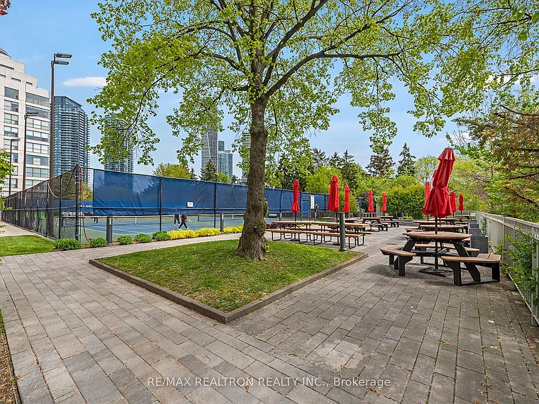 2261 Lake Shore Blvd W #1012 — Photo 31