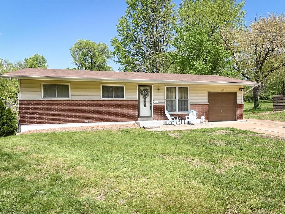 Great ranch home on a cul-de-sac.