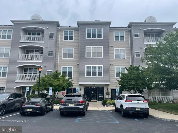 332 Masterson Ct, Trenton, NJ 08618