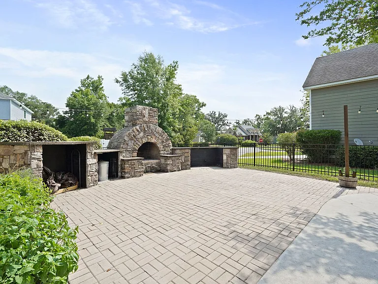 275 James Dunham Pkwy — Photo 48