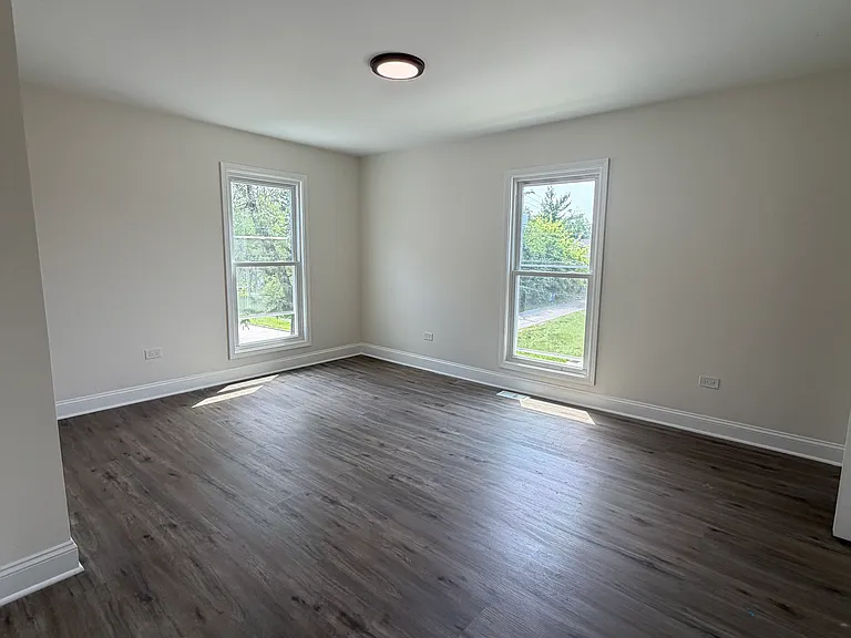 260 W Lincoln Hwy — Photo 8