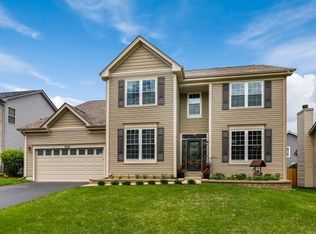 3714 Deville Ln, St Charles, IL 60175