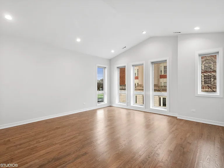 2246 W Jackson Blvd #3 — Photo 7