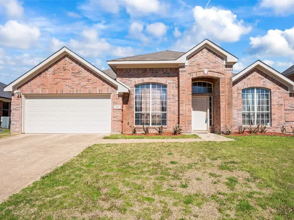 1007 Streamside Dr, Cedar Hill, TX 75104