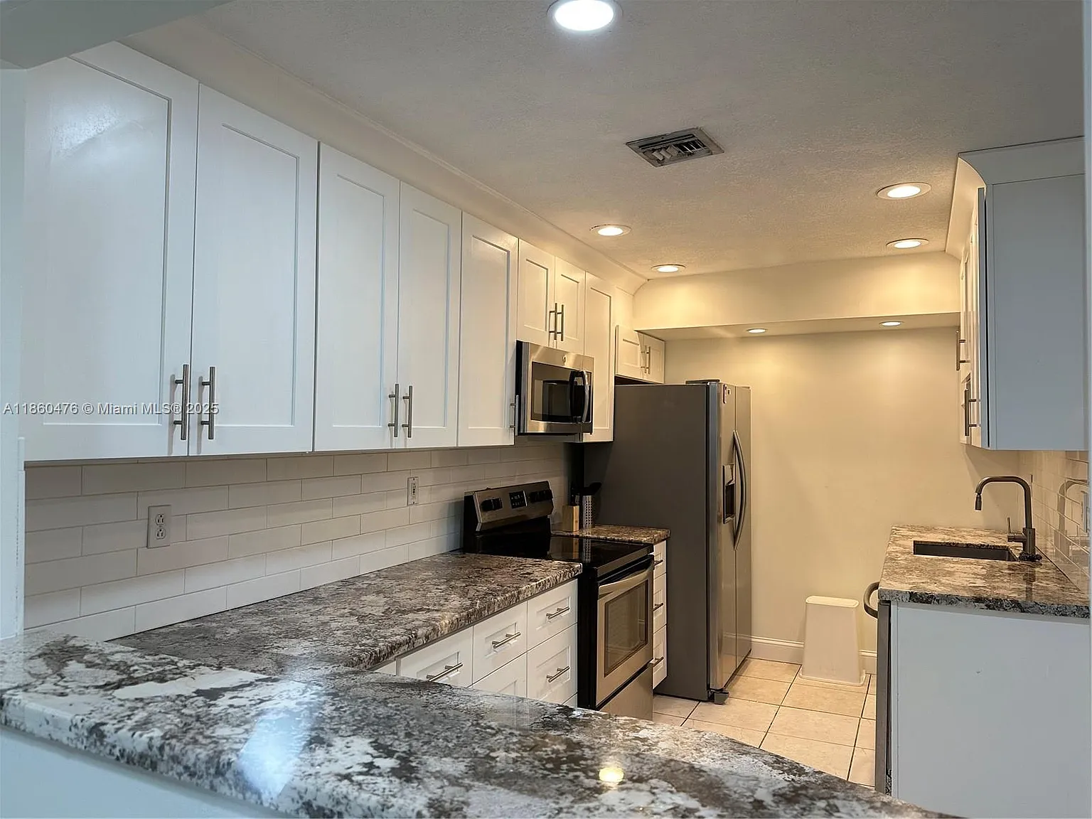 3 bed, 1280 sqft, $2,800 — Photo 3