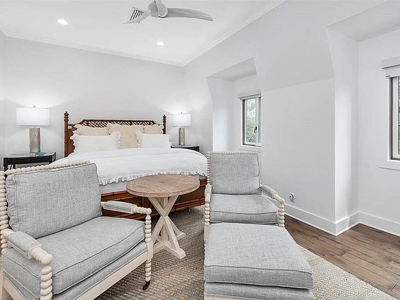 2nd image of 1524 Ocean Blvd #3