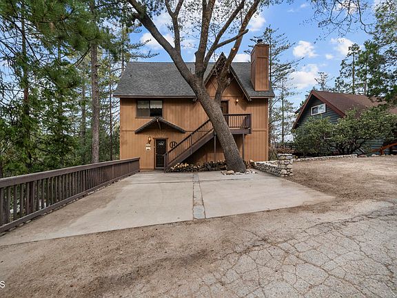 3rd image of 864 Nadelhorn Dr
