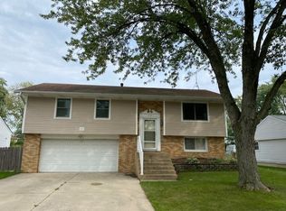 1609 Alexander Ave, Streamwood, IL 60107