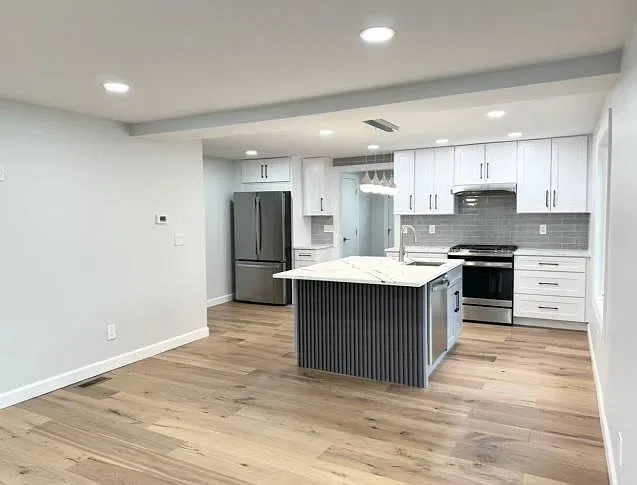 2 bed, 1.5 bath, $3,500 — Photo 2