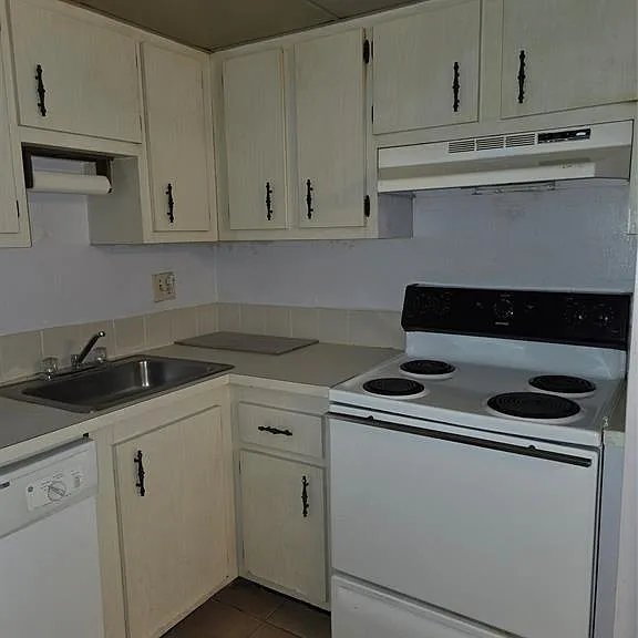 4158 Inverrary Dr #104 — Photo 34