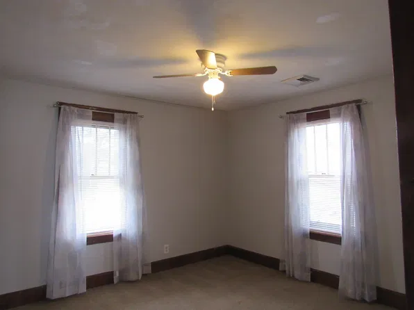 25 Crescent St APT 1, West Boylston, MA 01583
