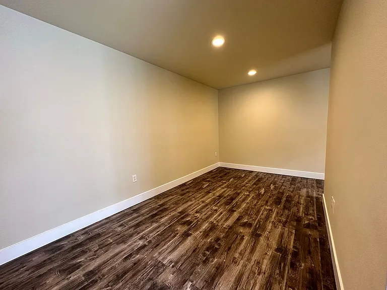 207 Morton St — Photo 7