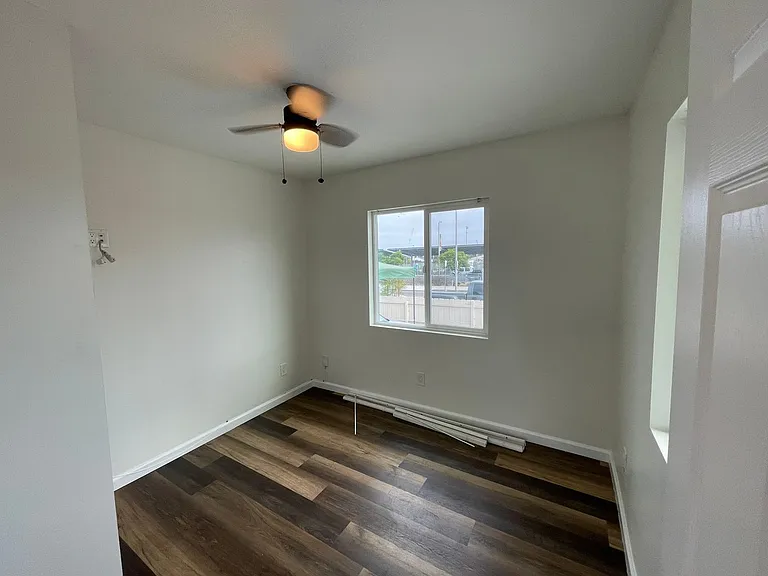 2866-70 Ocean View Blvd — Photo 3