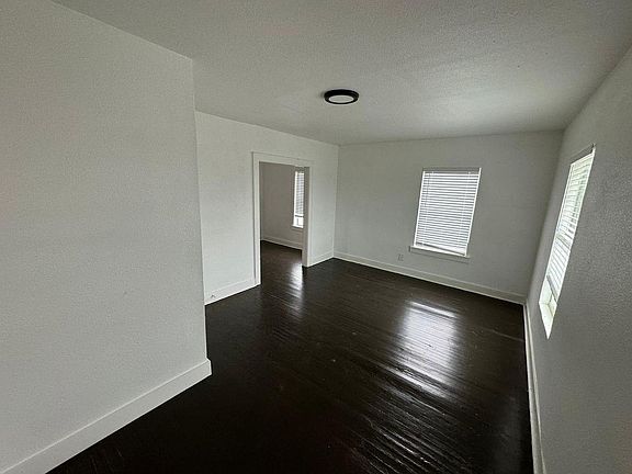 4th image of 1416 Craig St