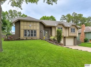2607 S 166th Cir, Omaha, NE 68130