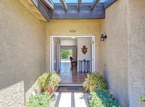 4th image of 836 Arroyo Vista Dr