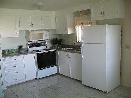 2nd image of 835 Calamondin Ct