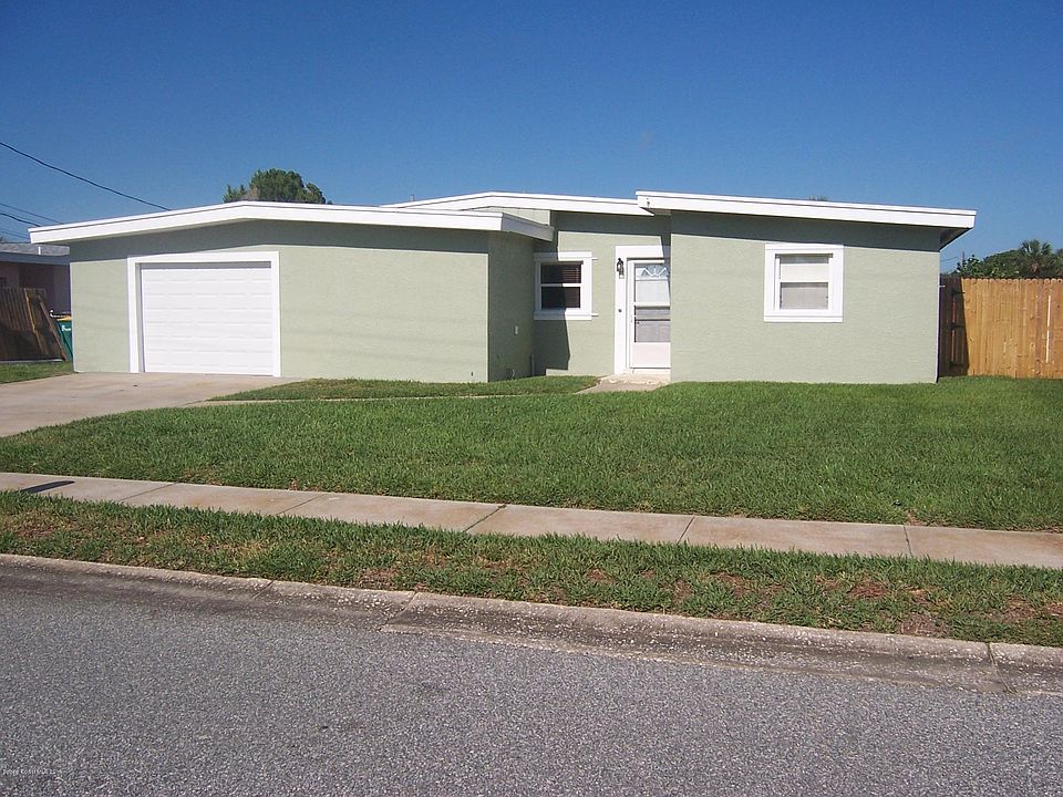1st image of 755 Jacaranda St