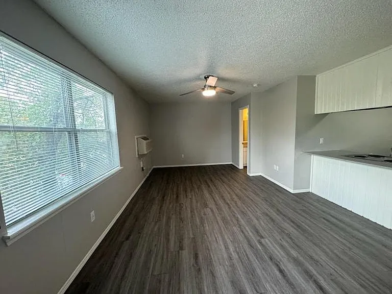 Sheridan Square Apartments — Photo 36