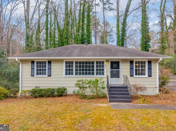 998 Rosedale St, Toccoa, GA 30577