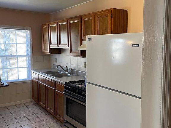 5th image of 10236 Shamrock Ln