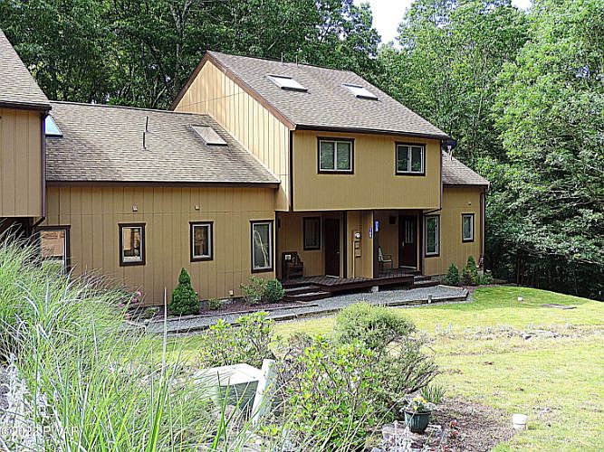1st image of 3 Laurel Cir