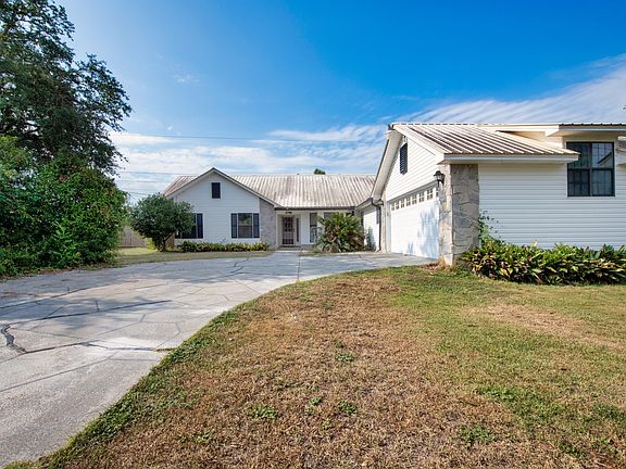 3rd image of 2788 Keats Dr