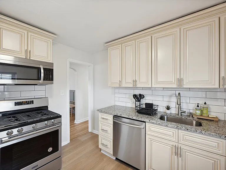 12605 Crossburn Ave — Photo 8